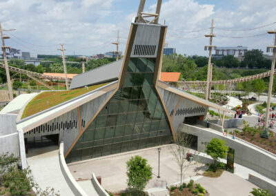 Indianapolis Zoo Orangutan Exhibit  Projects 20150530 121537 400x284